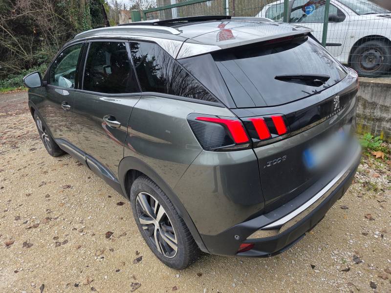 Voiture d'Occasion PEUGEOT 3008 II 1.5 Blue HDI 130 Allure Business. EAT8 Toit Ouvrant Panoramique ParkAssist Garantie 12 Mois
