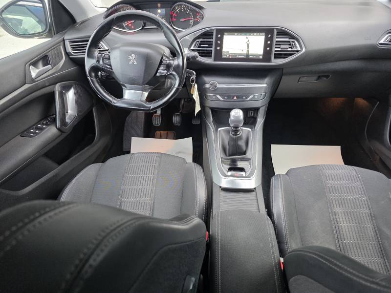 PEUGEOT 308 II Ph2 1.5 Blue HDi 130 Allure Business. BV6. 5p Révisée et Garantie 12 mois à CARPENTRAS ORANGE