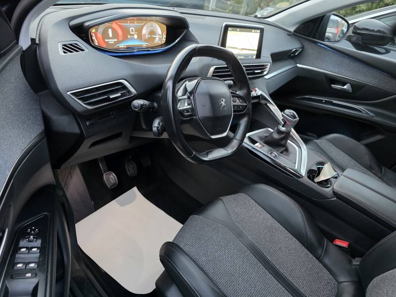 5008 II 1.5 BLUE HDI 130 Allure Business. BV6. 7pl. Révisé et Garanti 12 Mois à NIMES ALES ARLES