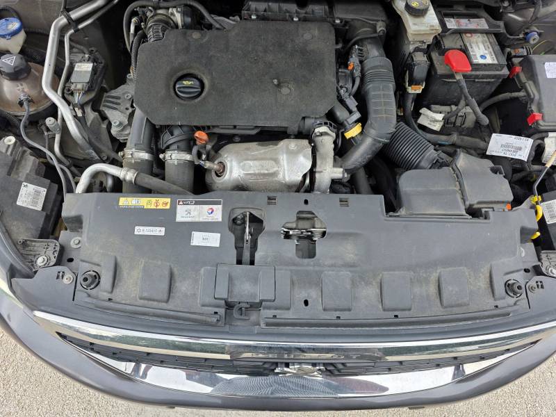 PEUGEOT 308 II Phase2 1.5 Blue HDi 130 Allure Business EAT8. 5p à BEAUCAIRE TARASCON