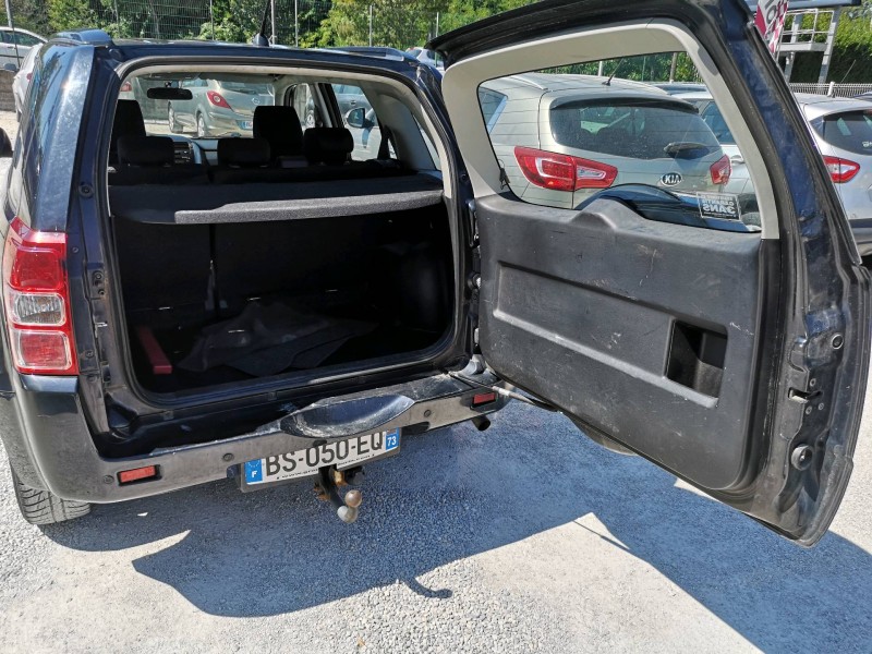 CPM AUTO Discount automobile : SUZUKI Grand VITARA 1.9 DDIS 129 GLX 4x4 4 roues motrices noir révisé et garanti 12 mois à SALON DE PROVENCE