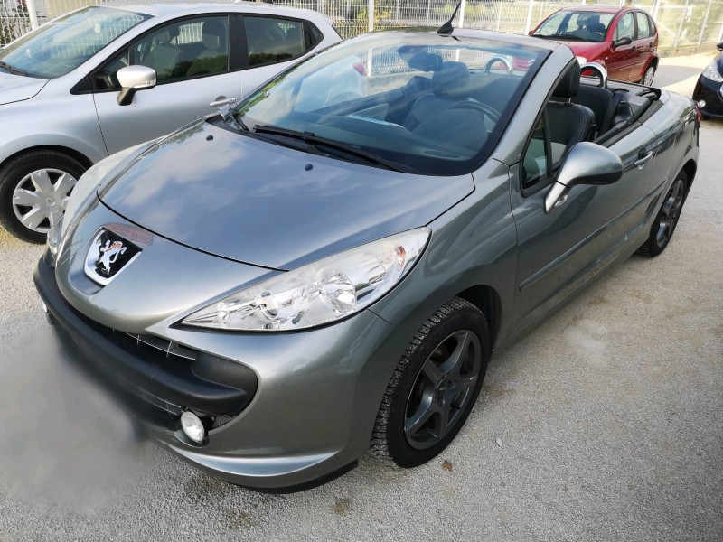 CPM AUTO Discount: PEUGEOT 207 CC  1.6 VTi 120 Roland Garros Cuir Bi-ton- Révisée et Garantie 12 mois à ORANGE