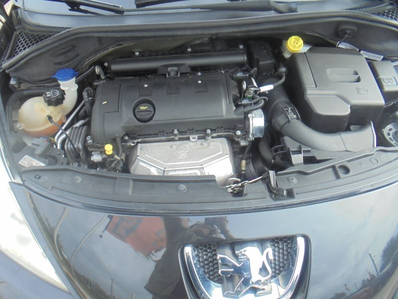 CPM AUTO  vente de véhicules d'occasion à prix discount vous propose PEUGEOT 207 CC ph2 1.6 VTI 120 Sport Pack - Garantie 12 mois à UZES