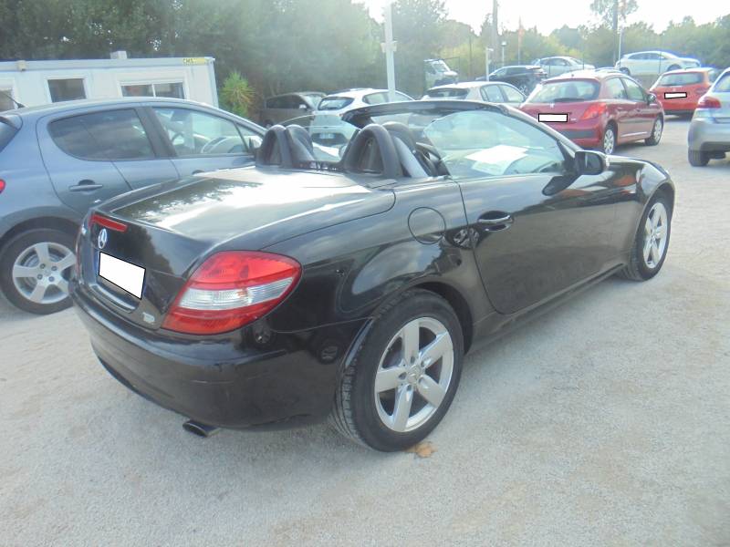 CPM AUTO vente de véhicules d'occasion à prix bas MERCEDES Class SLK 200 Kompessor /Boite Auto   - Garantie  12 mois à ARLES