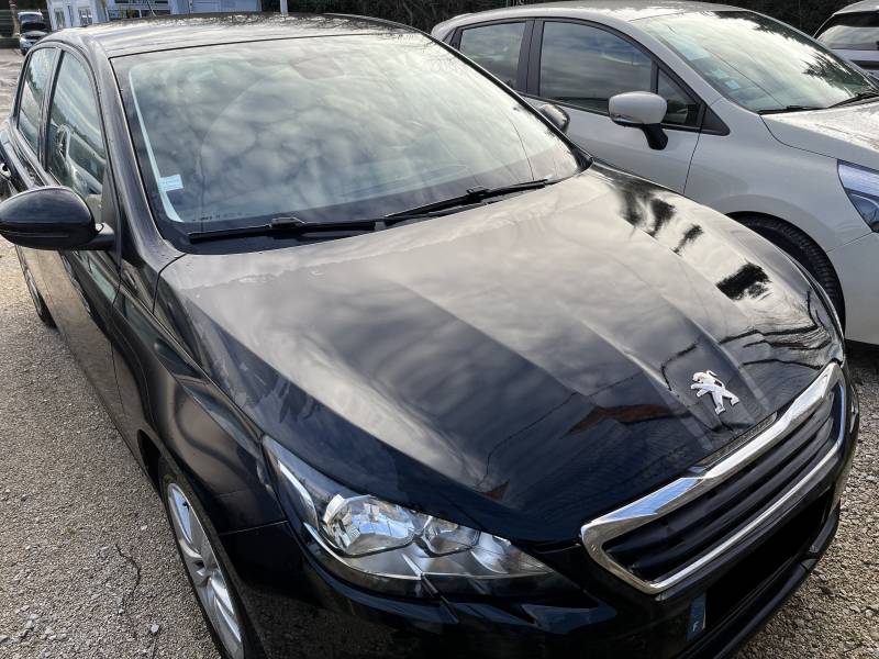Voiture d’occasion PEUGEOT 308 II 1.6 Blue HDI 120 Business Pack. EAT6. 5p. avec climatisation automatique bizone et Radar de Recul ainsi que régulateur limiteur de vitesse. Garantie 12 Mois.