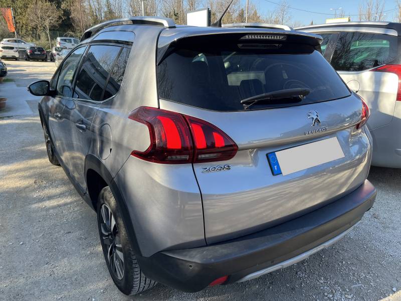 Voiture d’occasion PEUGEOT 2008 I Ph2 1.6 Blue HDI 100 Allure Business. 5p. avec Radar de Recul et Caméra ainsi que sièges semi-cuir. Garantie 12 Mois.