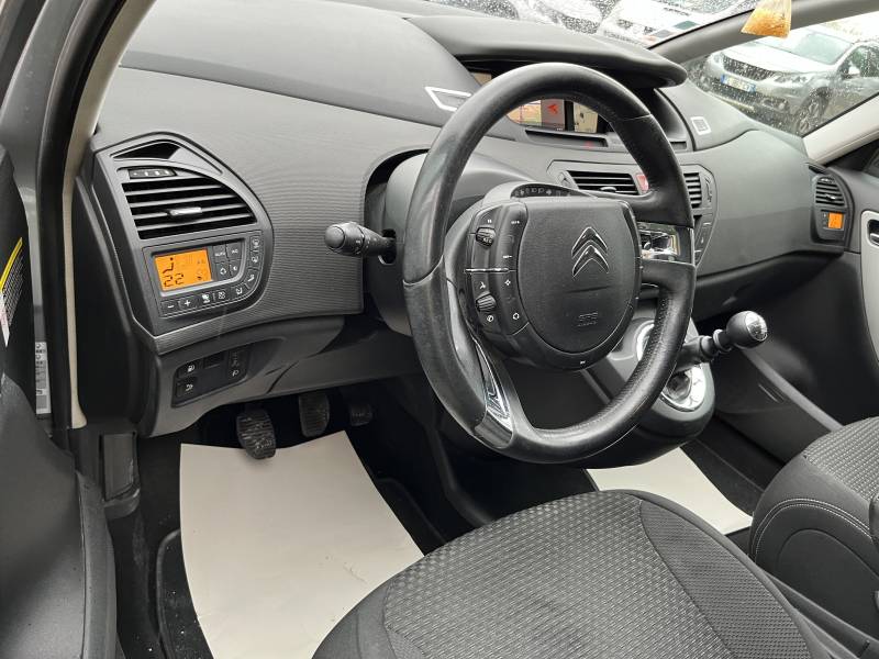 N’attendez plus pour découvrir cette voiture d’occasion CITROEN C4 PICASSO disponible dès maintenant dans notre garage à Avignon.