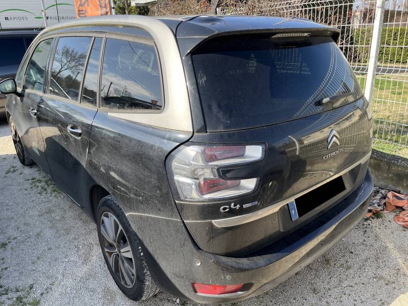 Monospace, 5 portes, 7 Places. CARPENTRAS