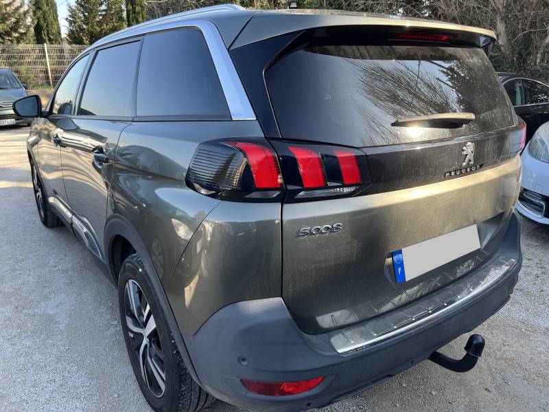 SUV/MONOSPACE, 5 portes, 7 places. à Carpentras