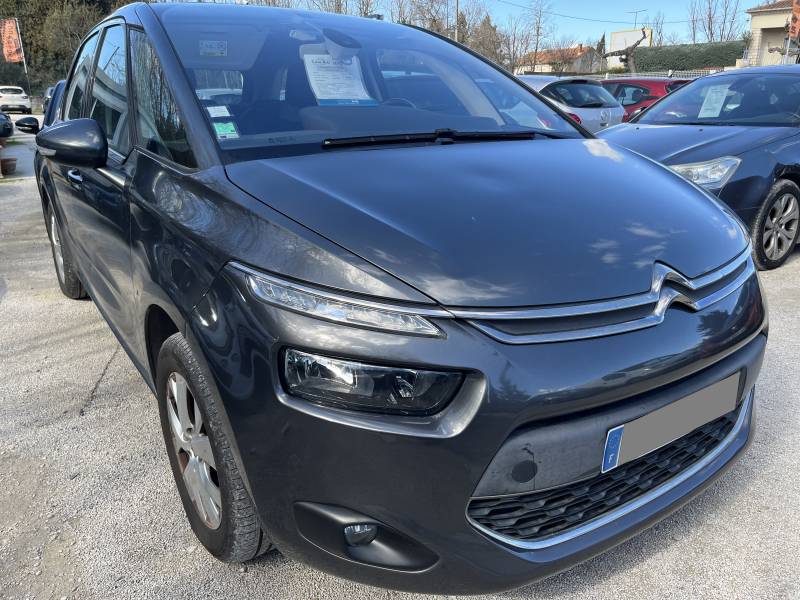 Voiture d’occasion CITROEN C4 PICASSO II 1.6 e-HDI 115 Intensive. 5p. Avec GPS Europe Ecran tactile et Radars AV et AR + Caméra ainsi que Régulateur et limiteur de vitesse. Garantie 12 Mois.