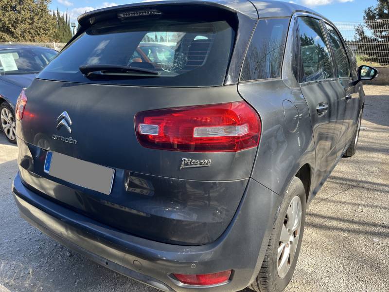 Voiture d’occasion CITROEN C4 PICASSO II 1.6 e-HDI 115 Intensive. 5p. Avec GPS Europe Ecran tactile et Radars AV et AR + Caméra ainsi que Régulateur et limiteur de vitesse. Garantie 12 Mois.