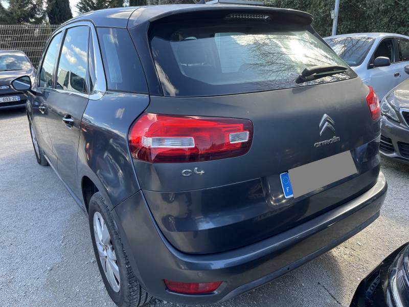 Voiture d’occasion CITROEN C4 PICASSO II 1.6 e-HDI 115 Intensive. 5p. Avec GPS Europe Ecran tactile et Radars AV et AR + Caméra ainsi que Régulateur et limiteur de vitesse. Garantie 12 Mois.