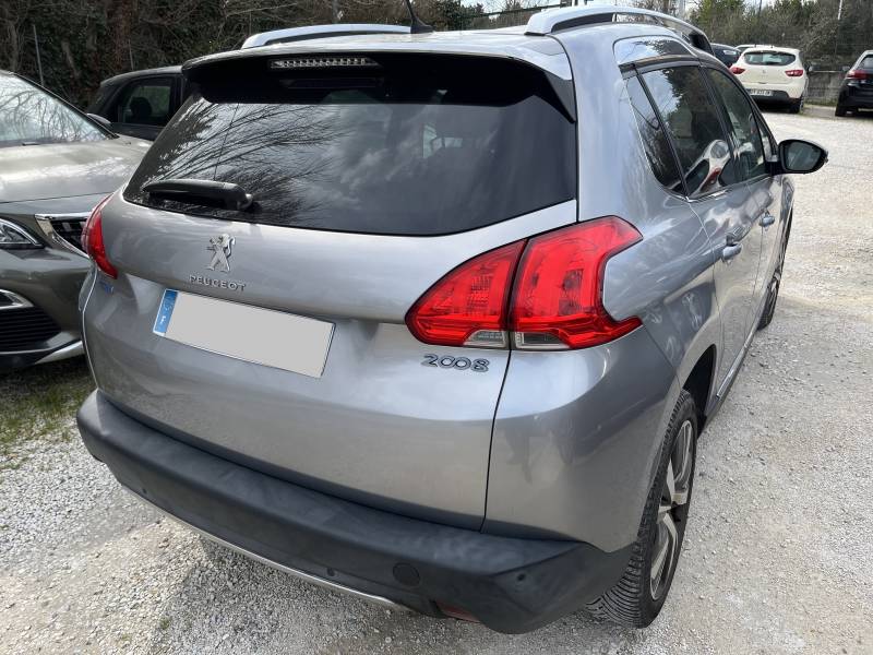  Cette voiture d’occasion à Avignon allie confort, sécurité et performance, tout en offrant une motorisation DIESEL économique. A ORANGE