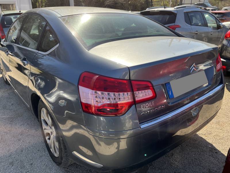 Voiture d’occasion CITROEN C5 II 2.2 HDI 175 Exclusive. BV6. avec Radars de Recul et Sièges Semi-Cuir ainsi que Suspensions Hydractive. Garantie 12 Mois.