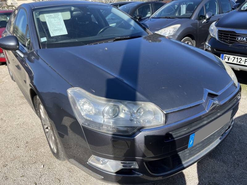 Voiture d’occasion CITROEN C5 II 2.2 HDI 175 Exclusive. BV6. avec Radars de Recul et Sièges Semi-Cuir ainsi que Suspensions Hydractive. Garantie 12 Mois.