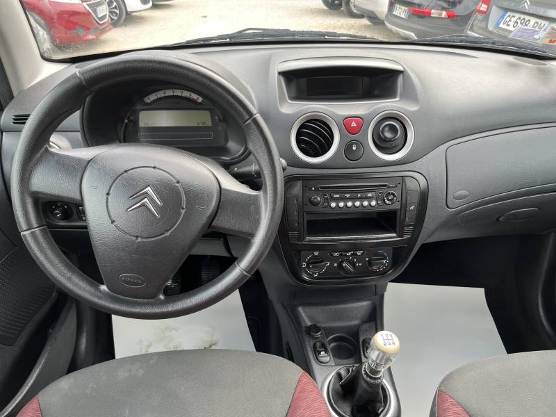 Voiture d’occasion C3 I Ph2 1.4 HDI 70 Confort. 5p. Garantie 12 Mois avec climatisation et radio CD MP3 commande au volant. Garantie 12 Mois.