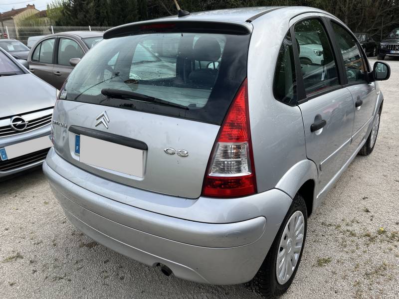 Voiture d’occasion C3 I Ph2 1.4 HDI 70 Confort. 5p. Garantie 12 Mois avec climatisation et radio CD MP3 commande au volant. Garantie 12 Mois.