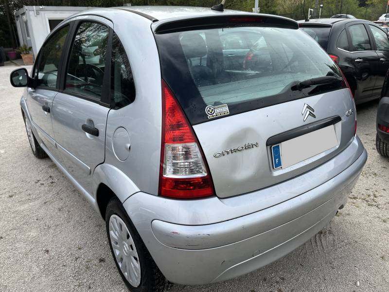 N’attendez plus pour découvrir cette Citroën C3 I Ph2 1.4 HDI 70 Confort et profitez d’une offre exceptionnelle sur une voiture d'occasion à Avignon. 