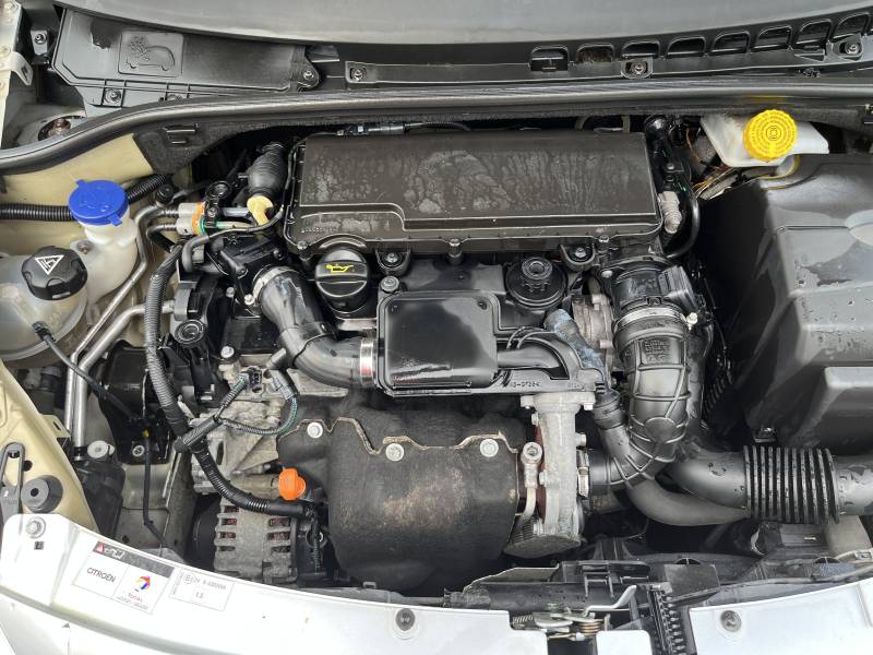 Voiture d’occasion C3 I Ph2 1.4 HDI 70 Confort. 5p. Garantie 12 Mois avec climatisation et radio CD MP3 commande au volant. Garantie 12 Mois.