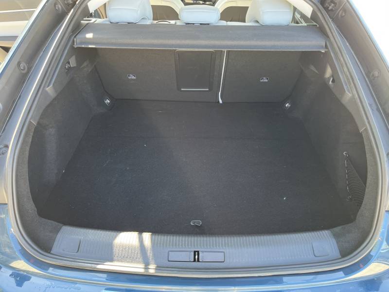 Voiture d’occasion PEUGEOT 508 II 1.5 HDI 130 Allure.BV6. 5p. avec Toit Ouvrant Panoramique et Radars AV +AR + Caméra ainsi que Sièges Semi-Cuir Gris Clair. Garantie 12 Mois.