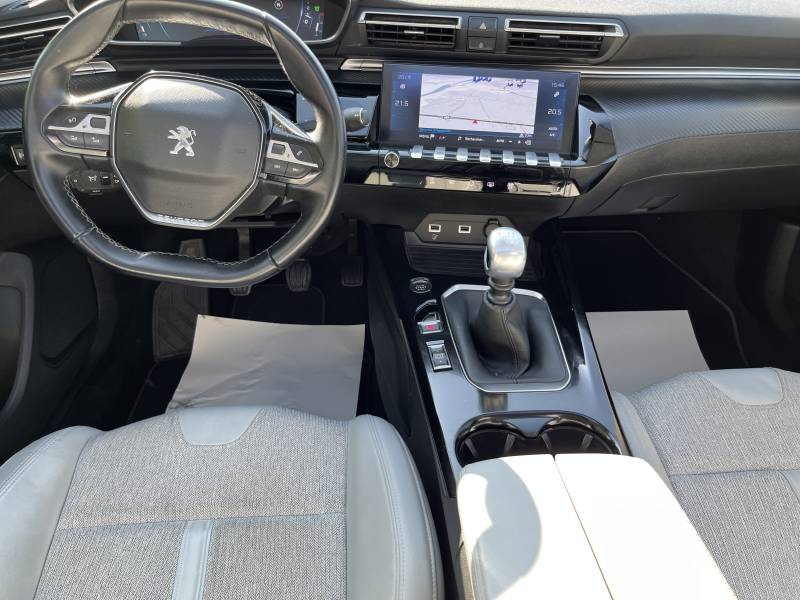 Cette PEUGEOT 508 II mise en circulation en avril 2019 totalise seulement 82.270 km d'origine garantis, et offre à la fois élégance, sobriété et performance. A CHATEAURENARD