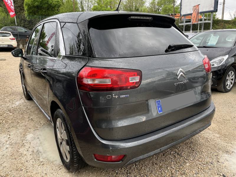 Voiture d’occasion CITROEN C4 PICASSO II 1.6 Blue HDI 120 Intensive. 5p. Avec GPS Europe Ecran tactile et Radars AV et AR ainsi que Régulateur et limiteur de vitesse. Garantie 12 Mois.