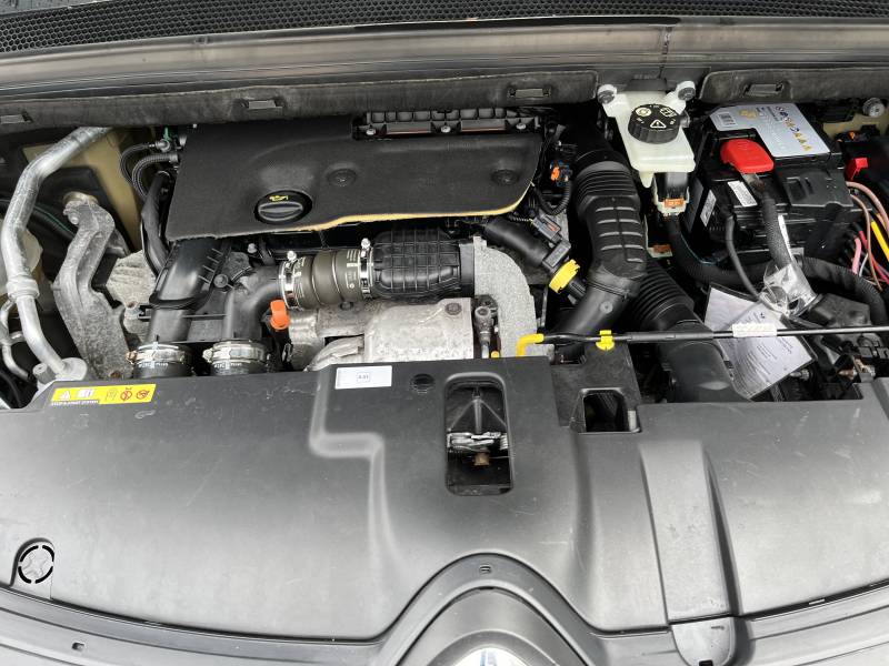 Voiture d’occasion CITROEN C4 PICASSO II 1.6 Blue HDI 120 Intensive. 5p. Avec GPS Europe Ecran tactile et Radars AV et AR ainsi que Régulateur et limiteur de vitesse. Garantie 12 Mois.