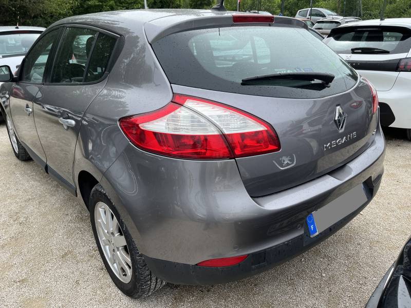 Voiture d’occasion RENAULT MEGANE III 1.5 DCI 110 TomTom. BV6. 5p. Avec Radars de Recul et régulateur + limiteur de vitesse ainsi que GPS Europe. Garantie 12 Mois.