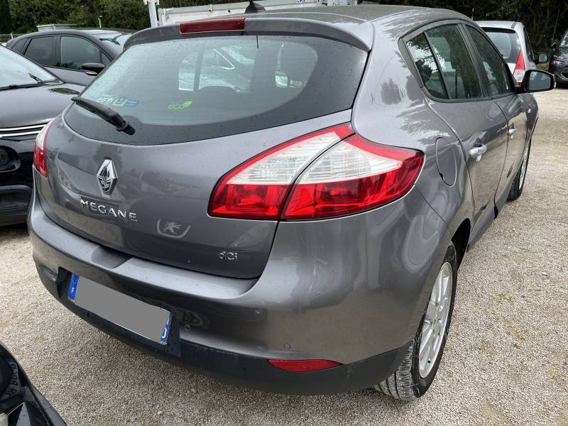 Voiture d’occasion RENAULT MEGANE III 1.5 DCI 110 TomTom. BV6. 5p. Avec Radars de Recul et régulateur + limiteur de vitesse ainsi que GPS Europe. Garantie 12 Mois.