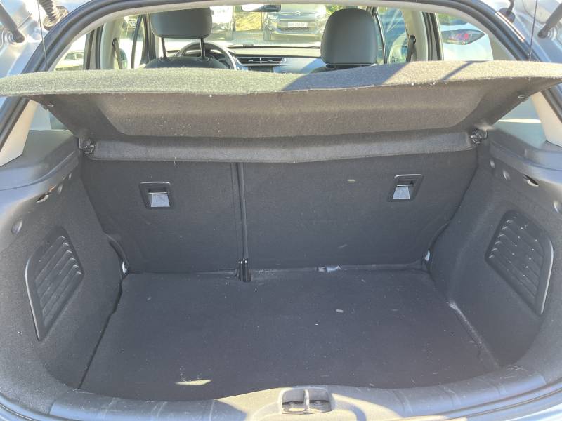 Voiture d’occasion CITROEN C3 II 1.4 HDI 70 Business+. 5p. Avec climatisation et Régulateur et Limiteur de vitesse ainsi Radars de Recul. Garantie 12 Mois.