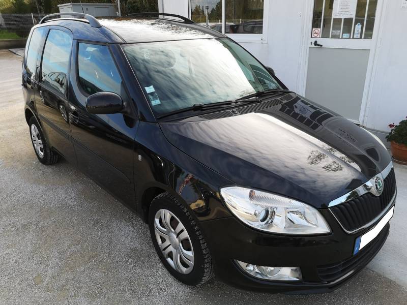 Véhicule d'occasion SKODA ROOMSTER Phase 2 1.6 TDI 90 Bluemotion Ambition noire Révisé et garanti 12 mois à ORANGE