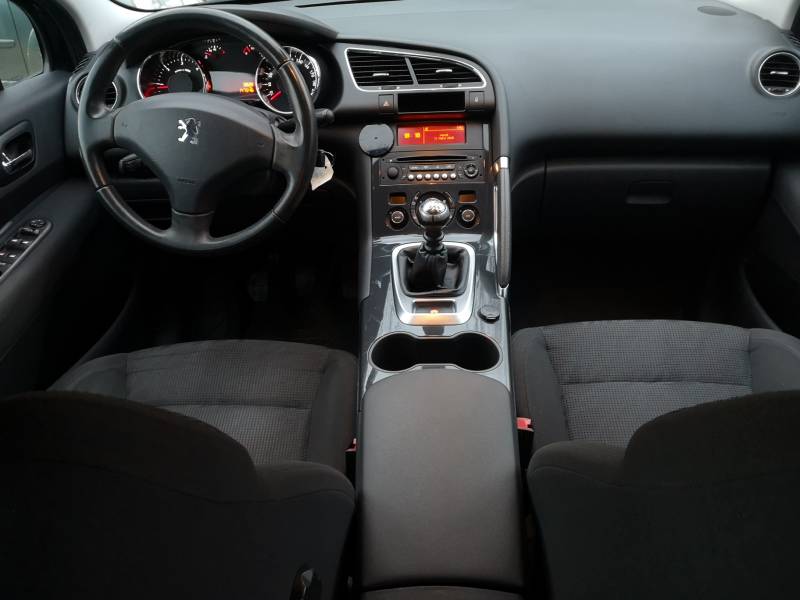 CPM AUTO Le Discount auto: PEUGEOT 3008 1.6 HDI 115 Active. BV6 Révisé et Garanti 12 mois à NIMES ARLES MONTPELLIER