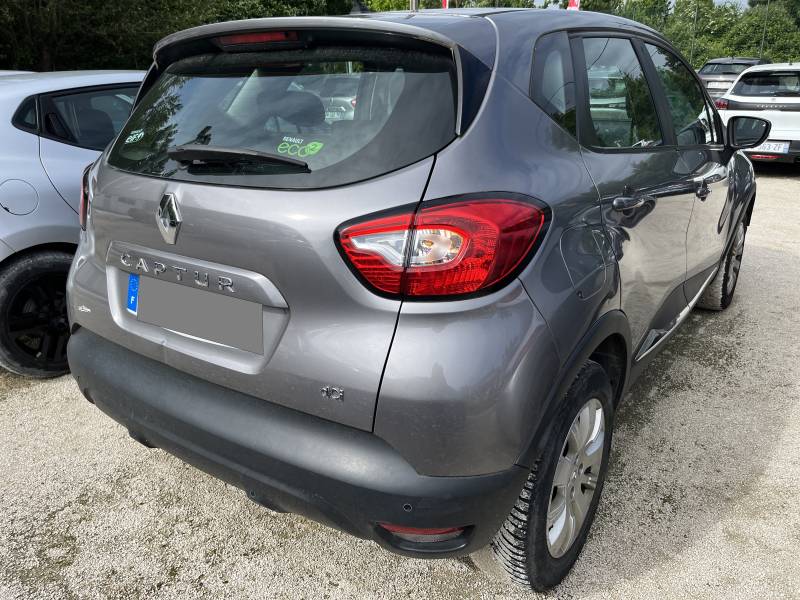Voiture d’occasion RENAULT CAPTUR 1.5 DCI 110 Energy Business avec régulateur limiteur de vitesse et Radars de recul ainsi que GPS Europe tactile. Garantie 12 Mois.