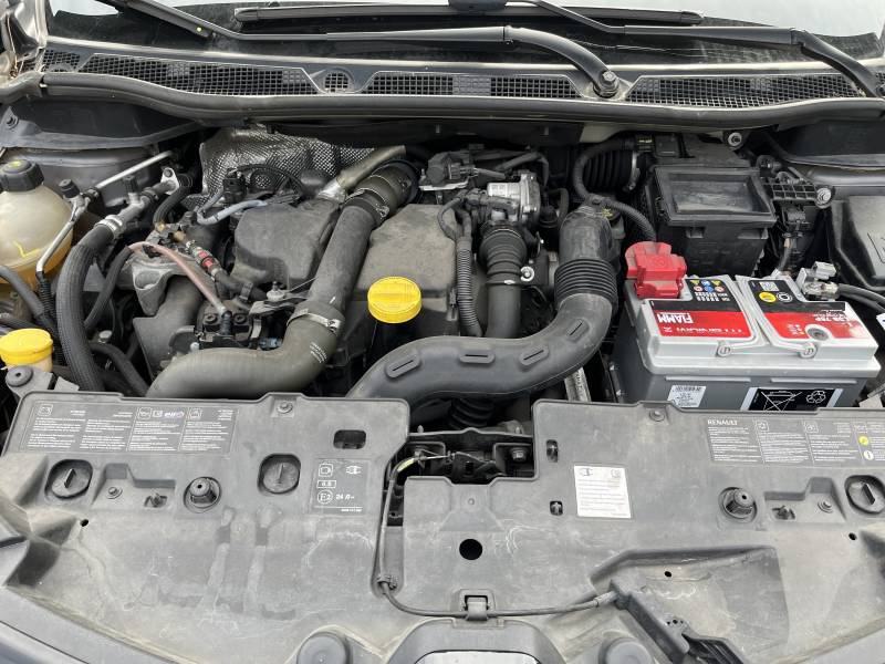 Voiture d’occasion RENAULT CAPTUR 1.5 DCI 110 Energy Business avec régulateur limiteur de vitesse et Radars de recul ainsi que GPS Europe tactile. Garantie 12 Mois.