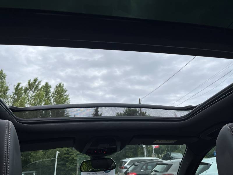 Classée Crit’Air 2, avec des émissions de CO₂ de seulement 106 g/km, cette voiture d’occasion PEUGEOT 3008 II allie performance et respect de l’environnement. A NIMES
