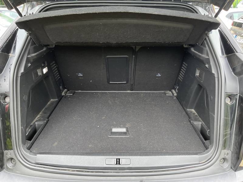 Situé à Avignon, dans le département du Vaucluse, CPM Auto vous propose ce véhicule avec une garantie de 12 mois, pour un achat en toute sérénité.