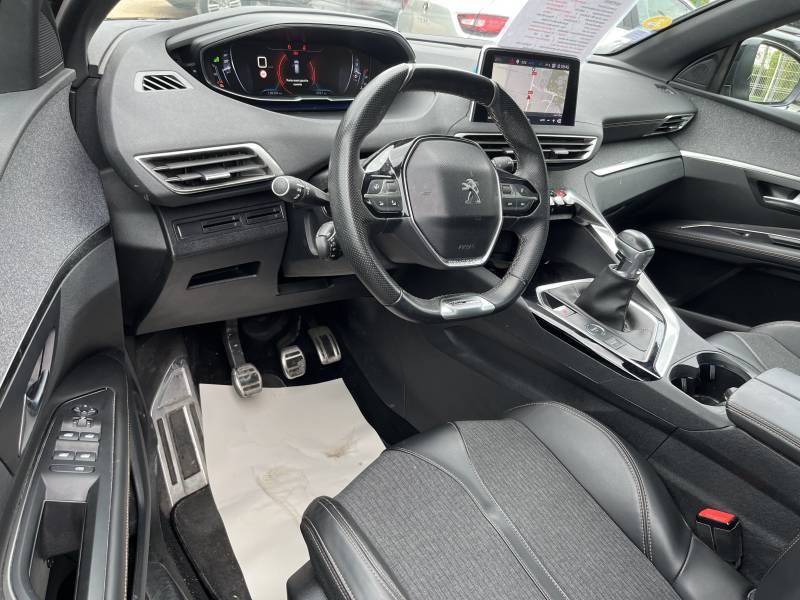Voiture d’occasion PEUGEOT 3008 II 1.5 BLUE HDI 130 GT Line. BV6. 5p. avec Toit Ouvrant Panoramique et Radars AV + AR + Caméra de Recul ainsi que Sièges Semi-Cuir. Garantie 12 Mois.