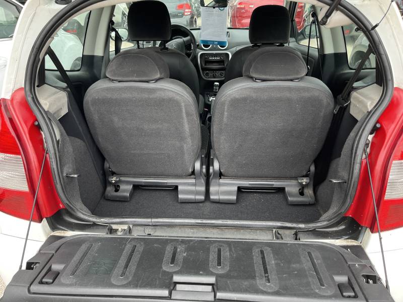 Voiture d’occasion CITROEN C2 Ph2 1.4 HDI 70 Collection Sensodrive Automatique. 3p. avec climatisation et radio CD MP3 commande au volant ainsi que Régulateur + Limiteur de vitesse. Garantie 12 Mois.