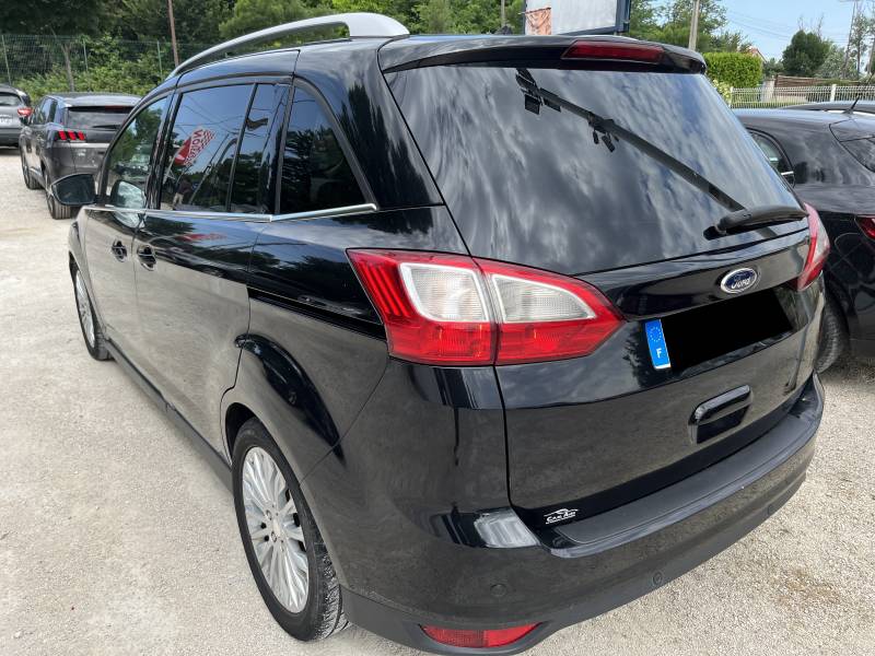 Voiture d’occasion C-MAX II 1.6 TDCI 115 TITANIUM X. BV6. 7 Places avec Toit Panoramique et radars AV + AR ainsi que Sièges en Cuir + Chauffants. Garantie 12 Mois.
