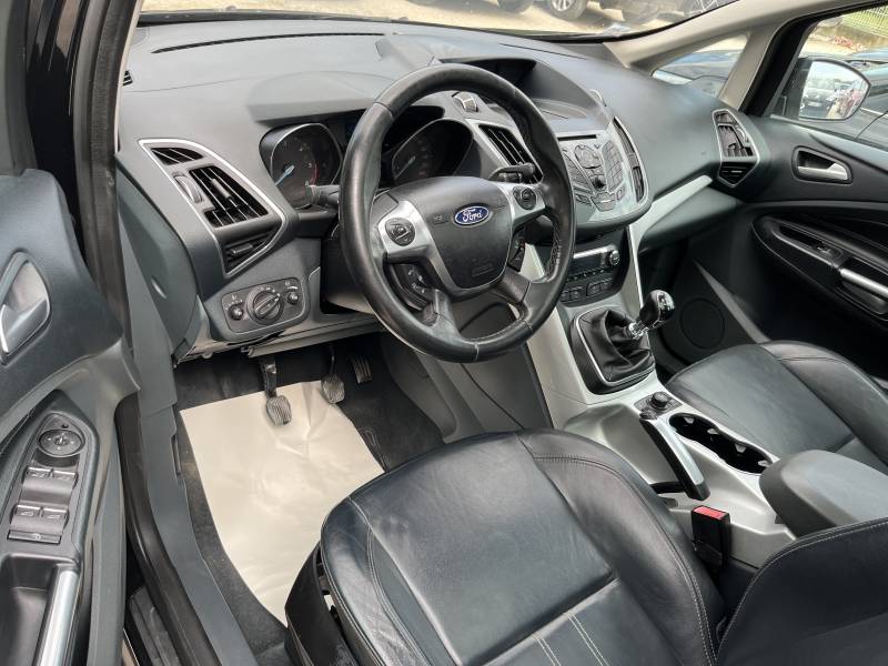Voiture d’occasion C-MAX II 1.6 TDCI 115 TITANIUM X. BV6. 7 Places avec Toit Panoramique et radars AV + AR ainsi que Sièges en Cuir + Chauffants. Garantie 12 Mois.