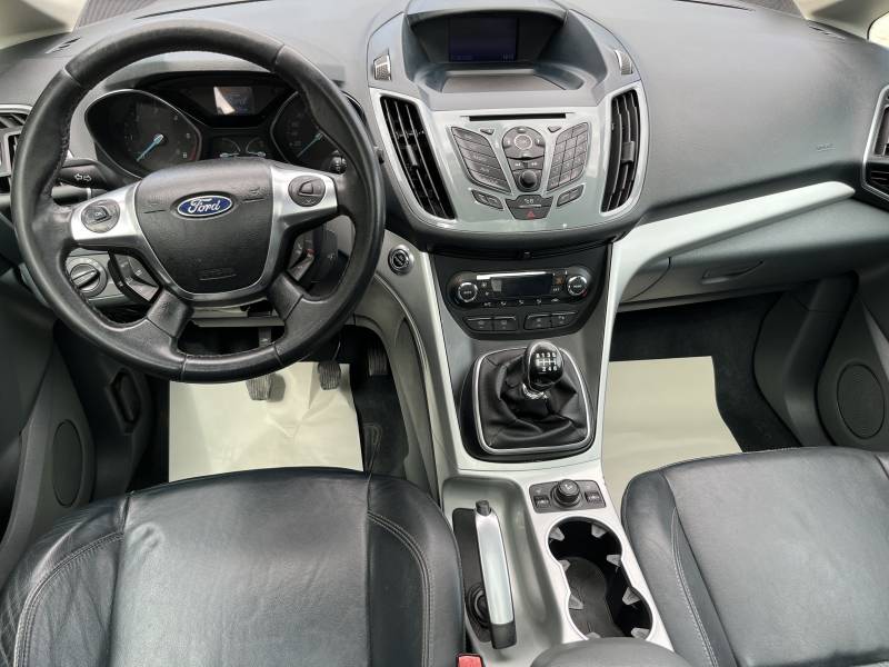 Voiture d’occasion C-MAX II 1.6 TDCI 115 TITANIUM X. BV6. 7 Places avec Toit Panoramique et radars AV + AR ainsi que Sièges en Cuir + Chauffants. Garantie 12 Mois.