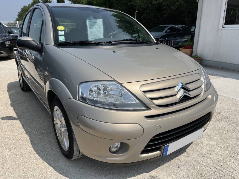 Ce modèle 5 portes, équipé de la boîte automatique Sensodrive, vous assure une conduite souple et agréable, idéale pour la ville comme pour les trajets plus longs. A AIX EN PROVENCE