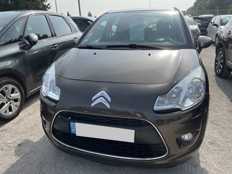 Voiture d’occasion CITROEN C3 II 1.4 e-HDI 70 Business+.  Sensodrive Automatique. 5p. Avec climatisation Automatique et Régulateur et Limiteur de vitesse ainsi Radars de Recul. Garantie 12 Mois.
