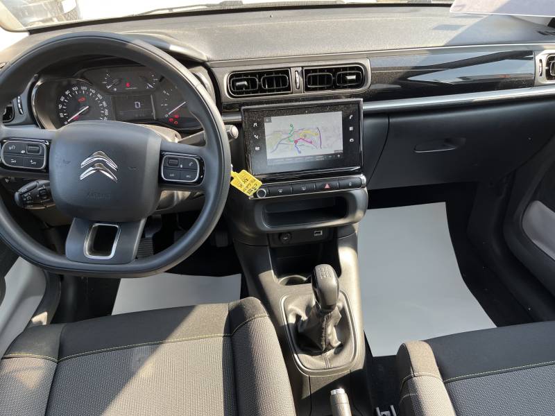 Voiture d’occasion CITROEN C3 III 1.5 Blue HDI 102 Feel Business 5p. Climatisation automatique et régulateur + Limiteur de vitesse ainsi que Radars de Recul. Garantie 12 Mois.