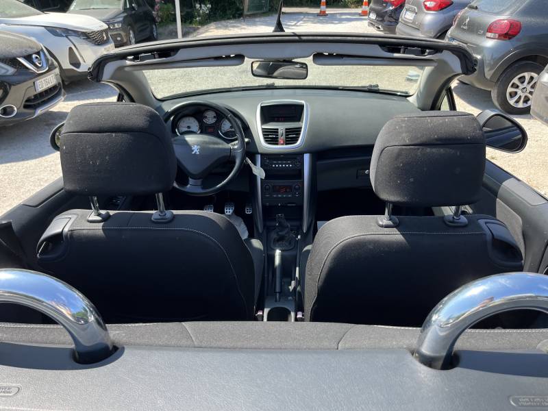  PEUGEOT 207 CC 1.6 HDI 110 Sport Pack avec climatisation, toit rétractable et jantes alu.  A AVIGNON