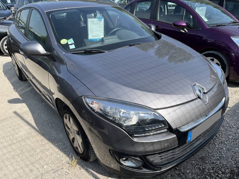  MEGANE III Ph2 1.5 DCI 110 Expression alliant fiabilité, confort et efficacité, au tarif avantageux. A ARLES