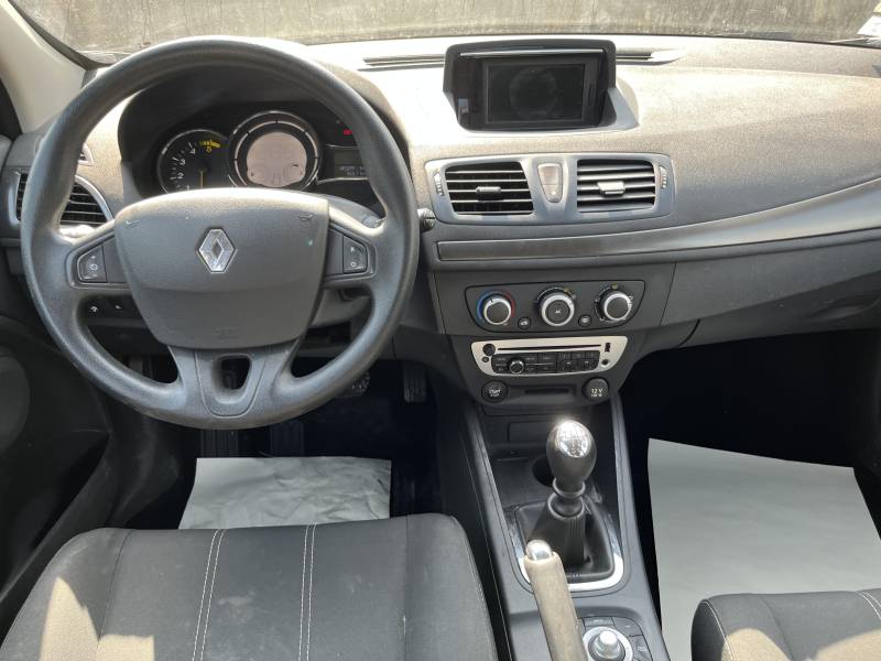 Voiture d’occasion MEGANE III Ph2 1.5 DCI 110 Expression. BV6. 5p. Avec Régulateur et limiteur de vitesse et GPS Europe ainsi que Radars de Recul. Garantie 12 Mois.