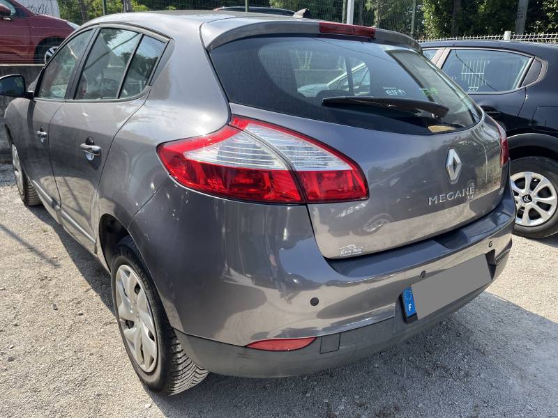 Voiture d’occasion MEGANE III Ph2 1.5 DCI 110 Expression. BV6. 5p. Avec Régulateur et limiteur de vitesse et GPS Europe ainsi que Radars de Recul. Garantie 12 Mois.
