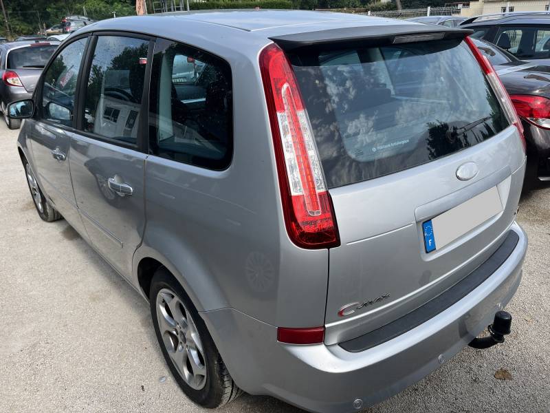 Voiture d’occasion C-MAX I PH2 1.8 TDCI 115 TITANIUM. 5p.  Avec Crochet d’Attelage et Régulateur + Limiteur de vitesse. Garantie 12 Mois.