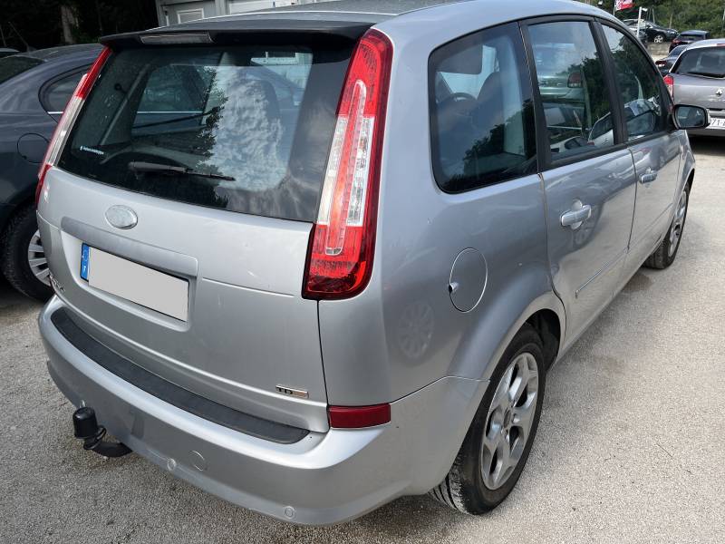 Voiture d’occasion C-MAX I PH2 1.8 TDCI 115 TITANIUM. 5p.  Avec Crochet d’Attelage et Régulateur + Limiteur de vitesse. Garantie 12 Mois.